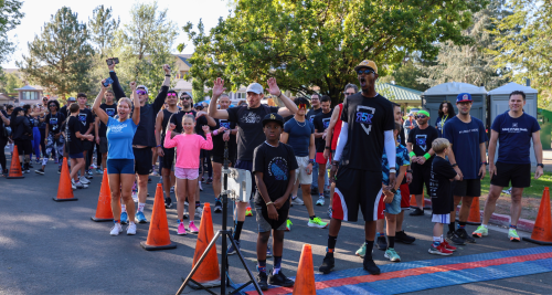 inline-image_2 participants cheering before the start of the R5k race